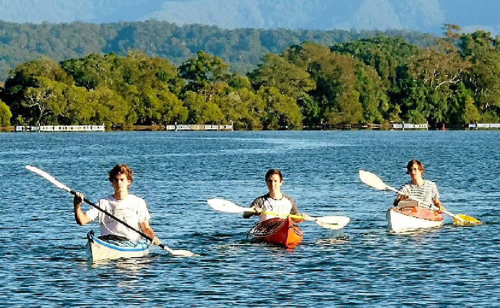 Will Ashley, Jo Ashley and Callum Small preparing for their 2225km 40-day trip on the Murray to raise funds for cancer research. Will Ashley, Jo Ashley and Callum Small preparing for their 2225km 40-day trip on the Murray to raise funds for cancer research.